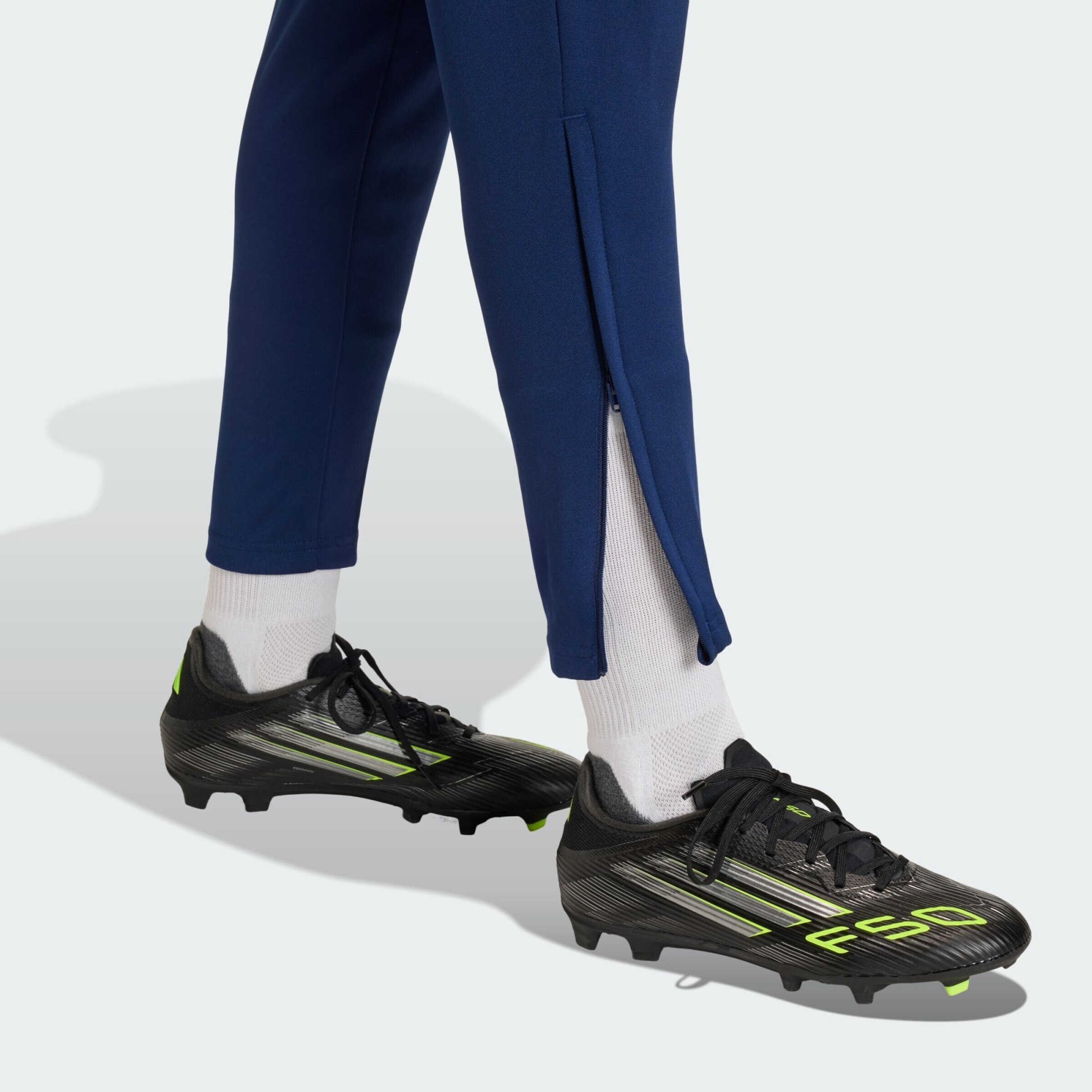 Adidas Performance Узкие спортивные шорты 'ENT26' в цвете Navy — фото 4