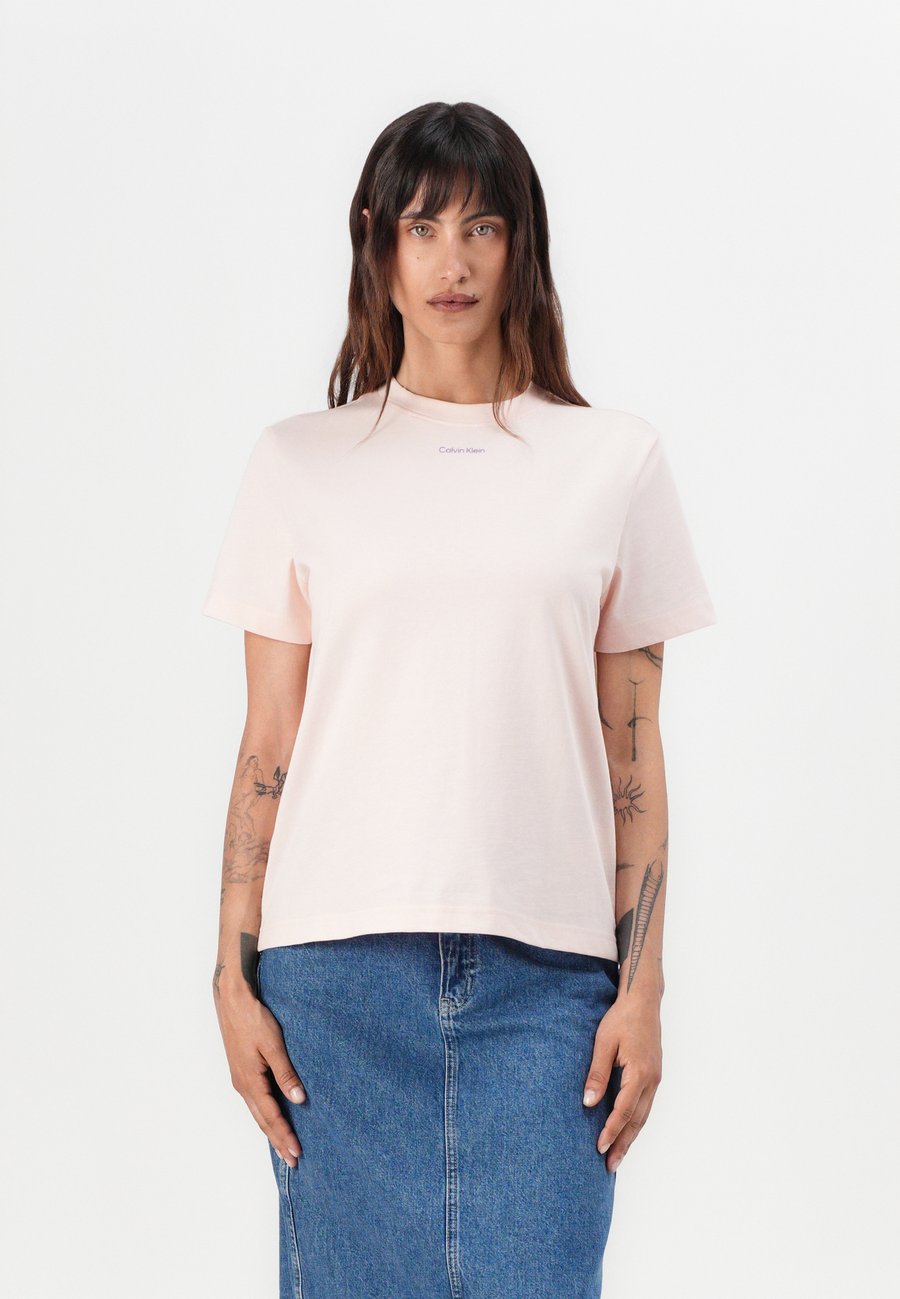 

Футболка Calvin Klein CLASSIC LOGO TEE, Cloud Pink/Pink