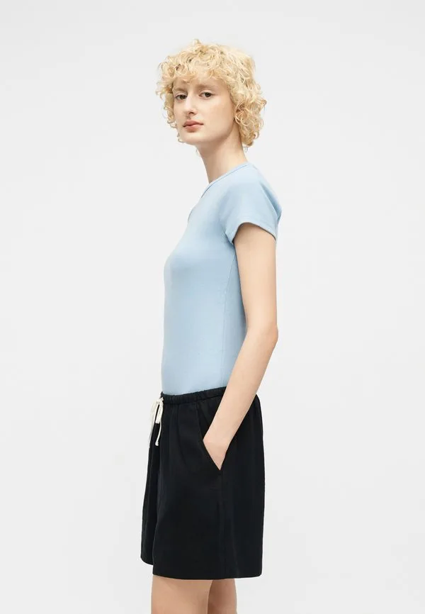 Наденьте шорты Gap, Black — фото 4