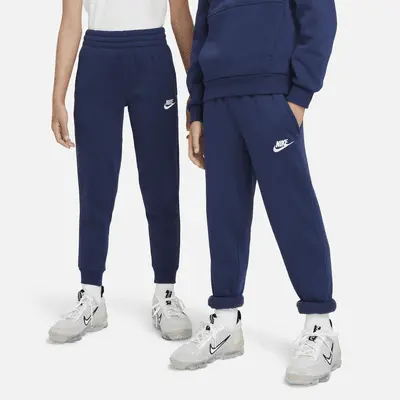 

Джоггеры Nike Sportswear Club Fleece, цвет Midnight Navy/White