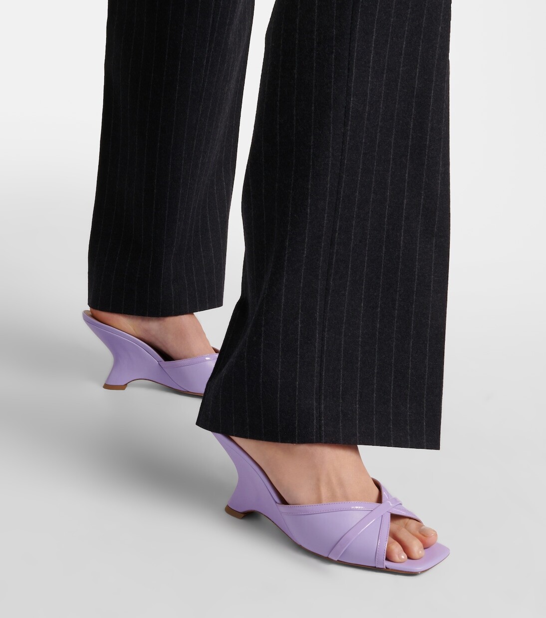 Кожаные мюли perla 85 на танкетке Malone Souliers, сиреневый — фото 4
