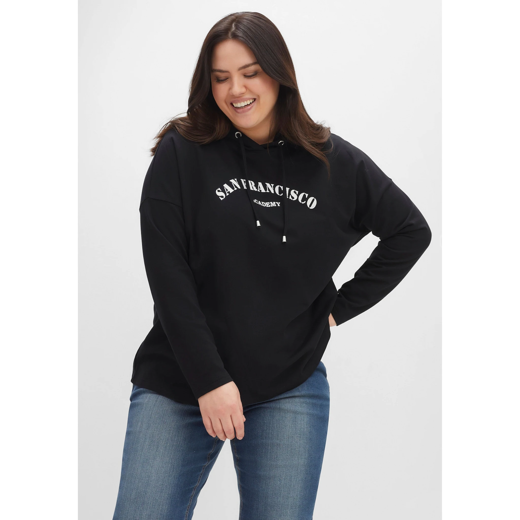 

Толстовка Sheego с капюшоном "большие размеры", с принтом спереди, А-силуэта, черный