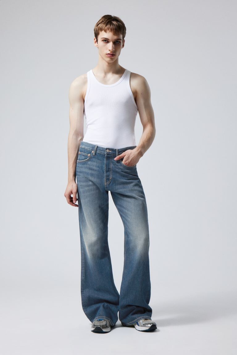 

Свободные джинсы time bootcut Weekday, синий