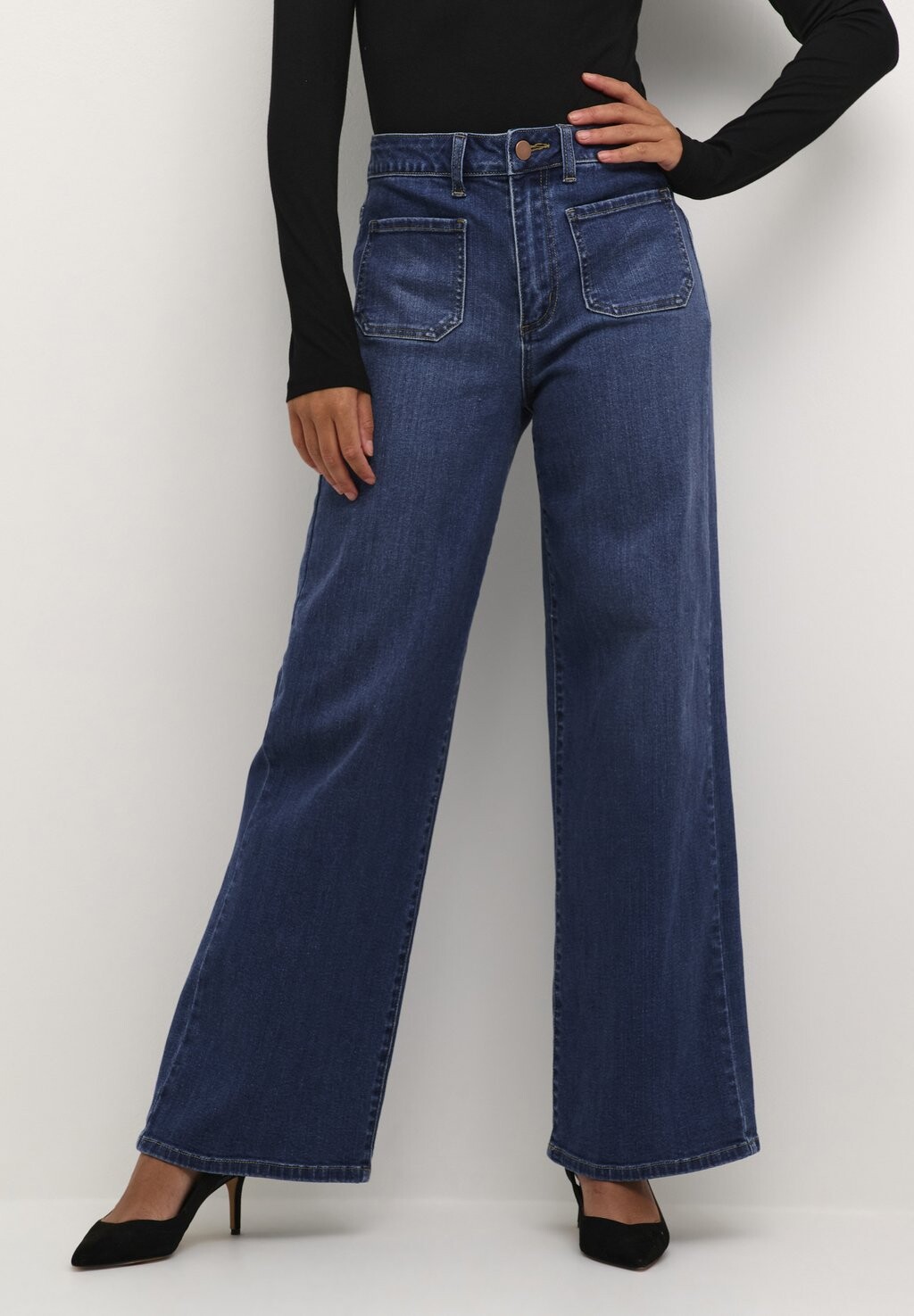 

Джинсы-клеш Kaffe, цвет medium blue washed denim