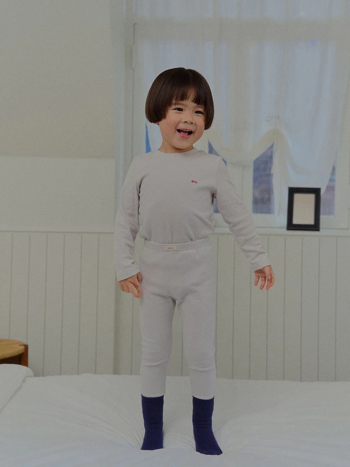 Детская домашняя футболка Soft Stretch серого цвета от Avo — фото 3