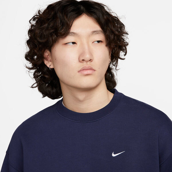 Толстовка Nike Solo Swoosh Fleece Crew 'Midnight Navy', синий — фото 2