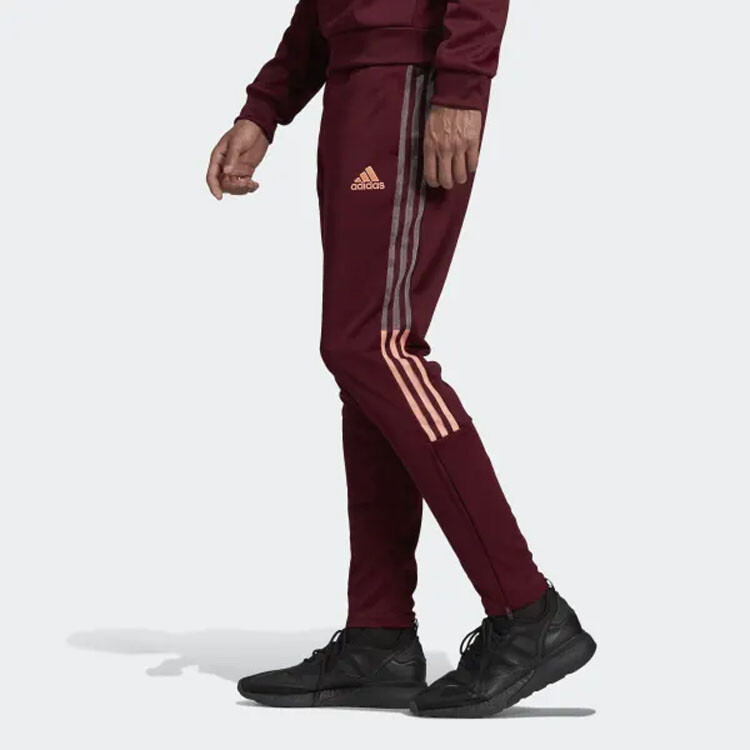 MANCHESTER UNITED THEATRE OF DREAMS трикотажные спортивные штаны мужские бордовые Adidas, цвет Burgundy — фото 4