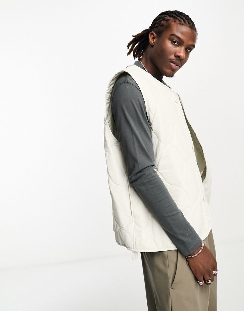 

Бежевый жилет Nike Life Utility