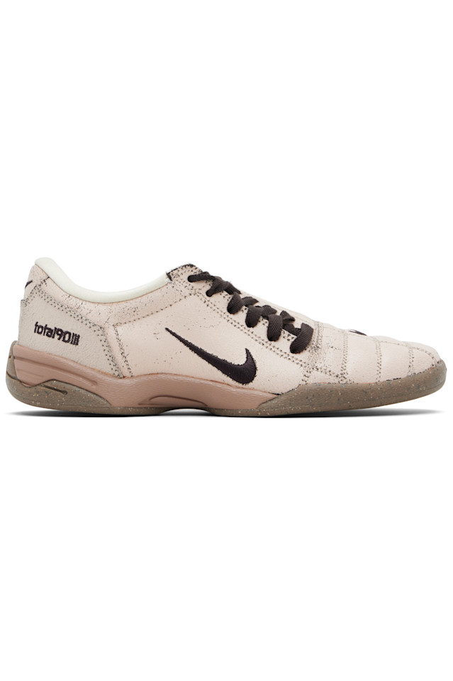 

Nike Бежевые кроссовки Total 90