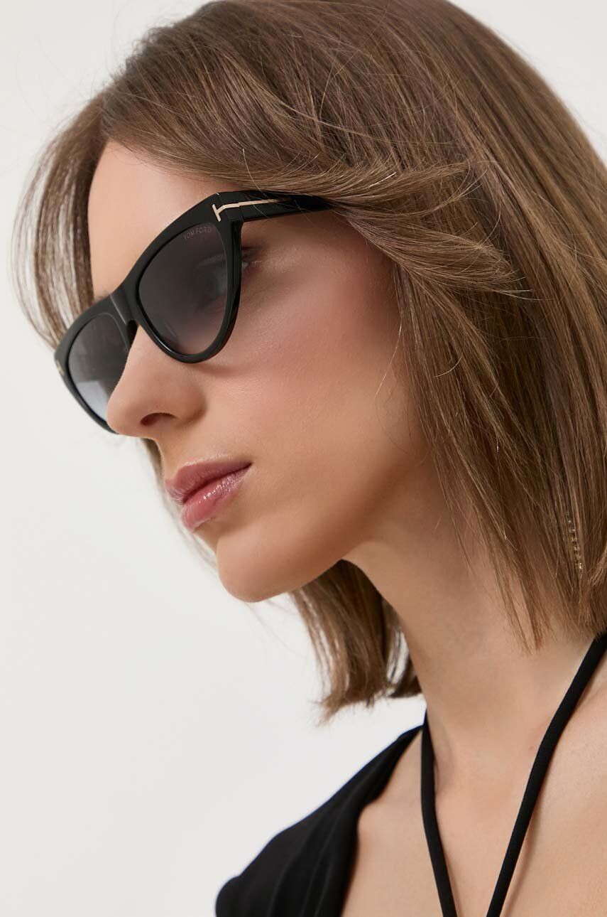 

Солнцезащитные очки Tom Ford, черный