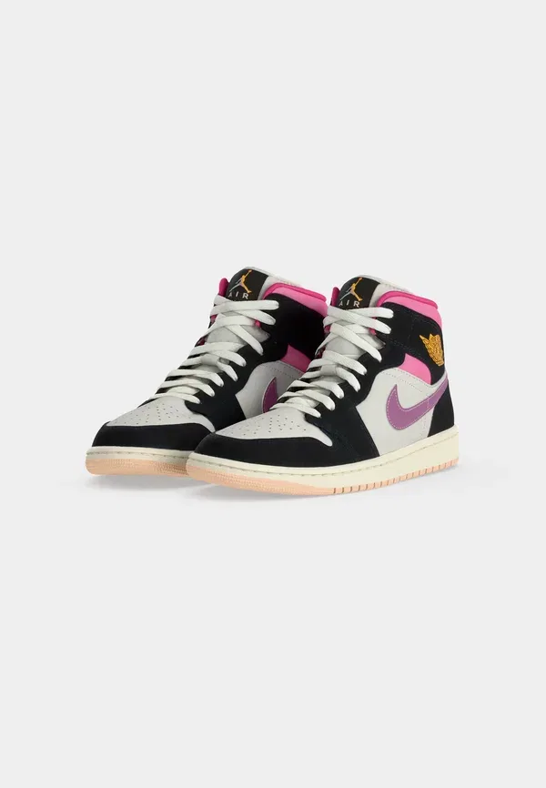 Кроссовки высокие Jordan Air 1 Mid SE, черный/университетский золотой/парус/розовый/ледяной кармин/малиновый оттенок — фото 3