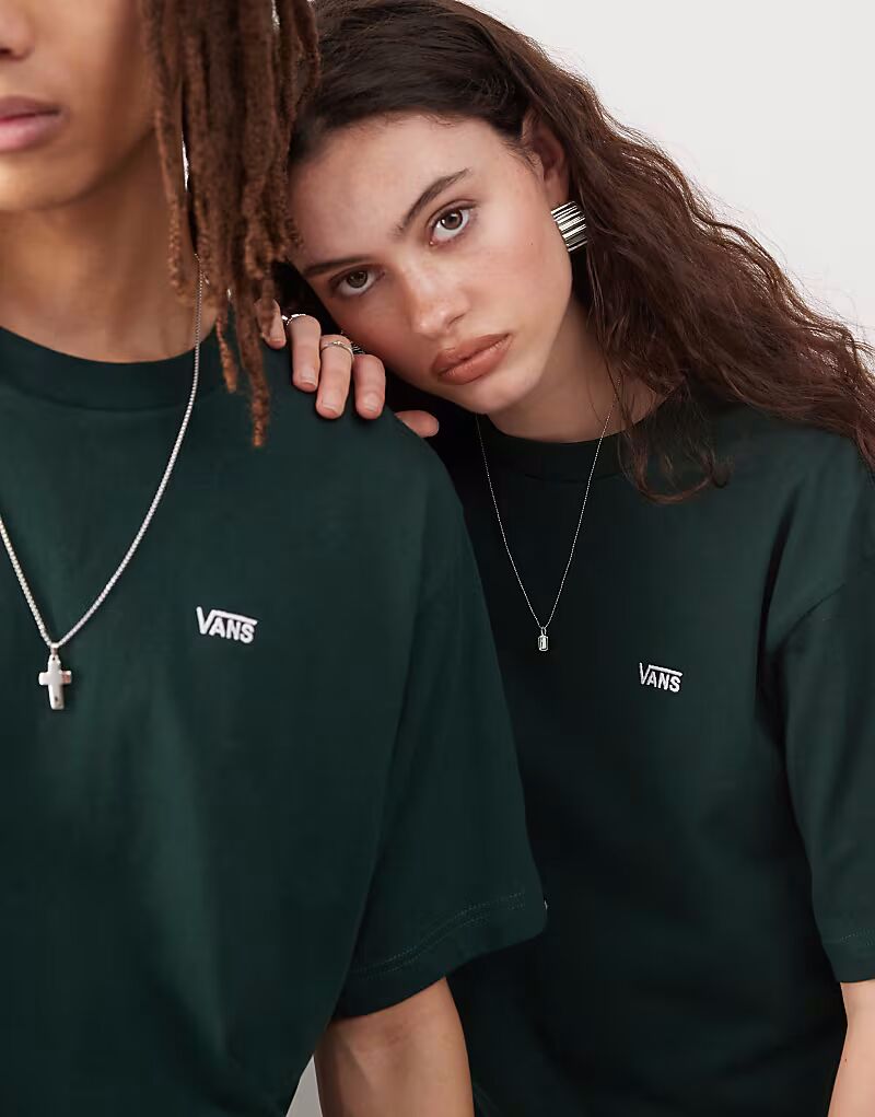 

Футболка Vans с логотипом на левой стороне груди темно-зеленого цвета
