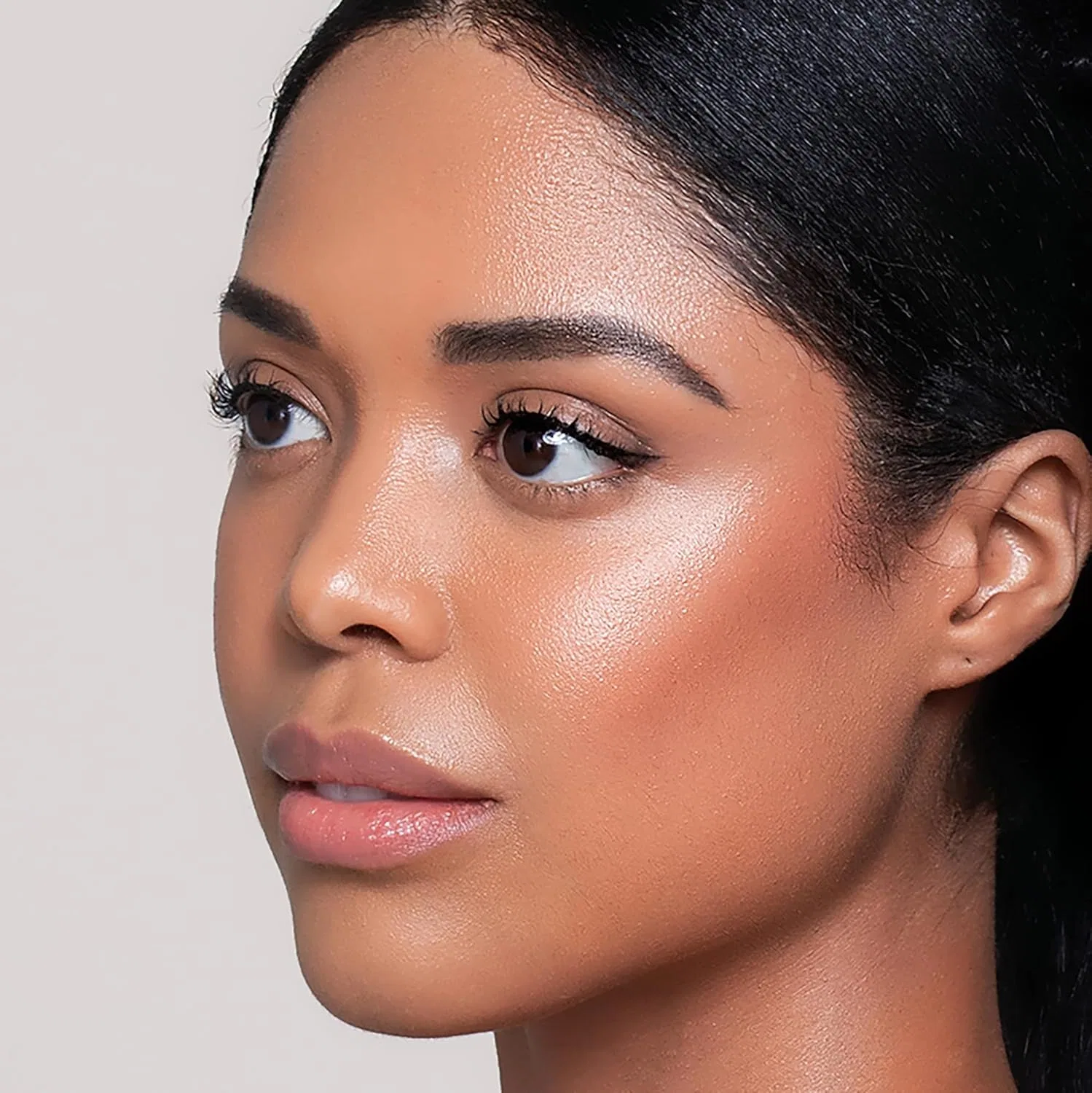 Хайлайтер-гель Kevyn Aucoin Glass Glow для лица и тела, Crystal Clear, 30 мл — фото 4