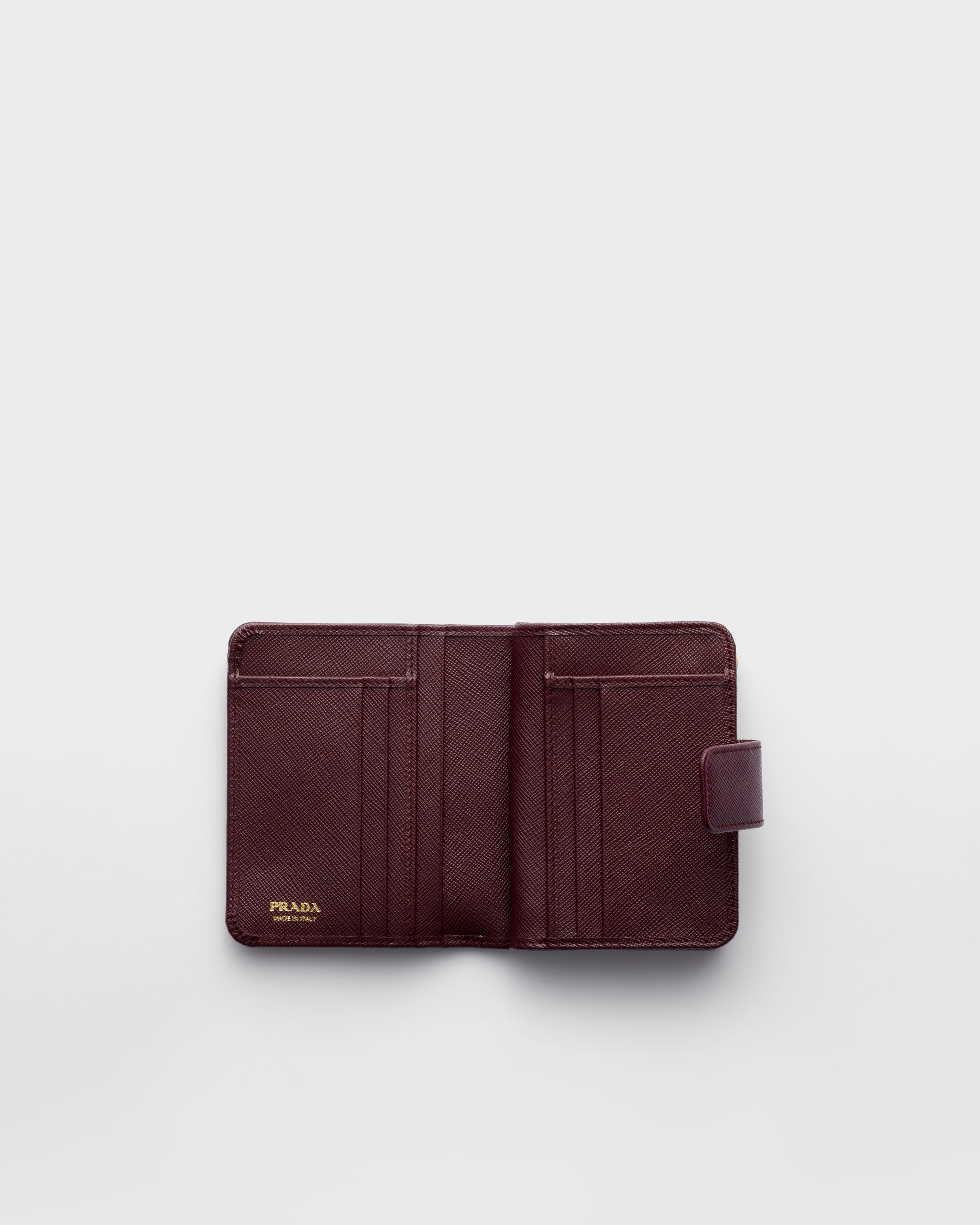 Маленький кошелек из сафьяновой кожи Prada, бордовые — фото 2
