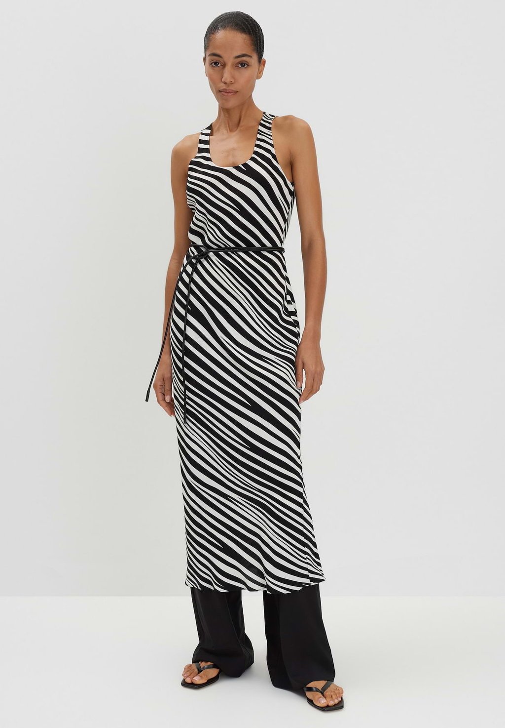 

Повседневное платье SLIM CRINKLED ANIMAL PRINT someday., черный