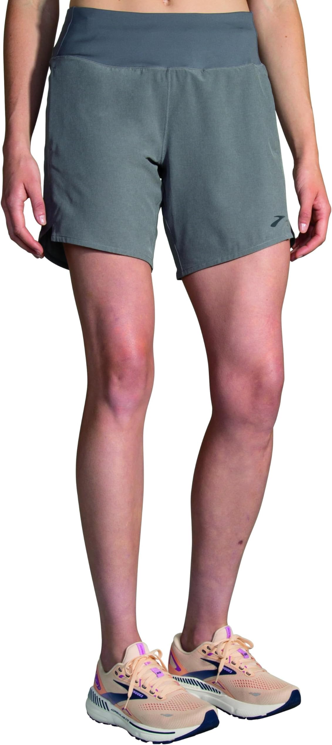 

Шорты Brooks Chaser 7" Shorts, цвет Heather Charcoal