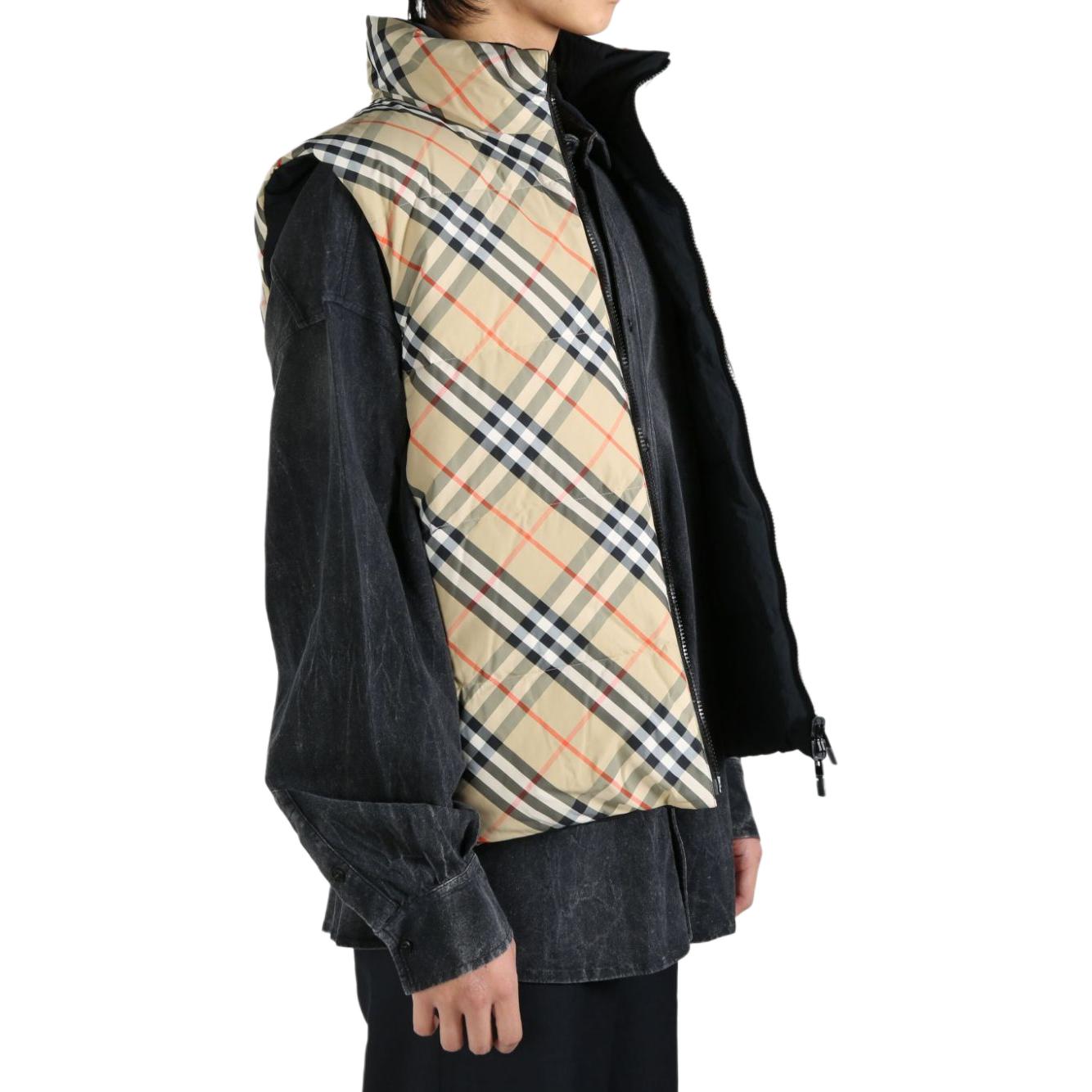 Жилет Burberry клетчатый стеганый, светло-коричневый — фото 4