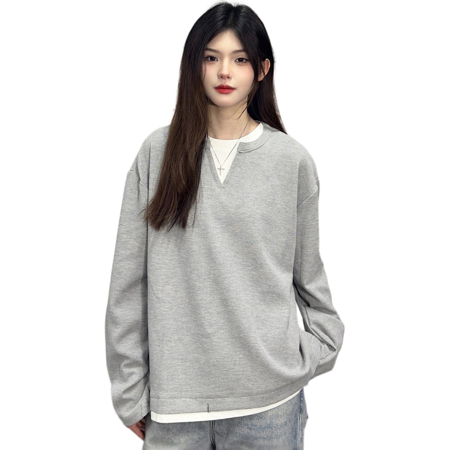 

NEVER RULE Футболка Unisex серого цвета с V-образным вырезом Moderate Straight Fit, Серый, NEVER RULE Футболка Unisex серого цвета с V-образным вырезом Moderate Straight Fit