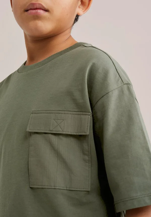 Простая футболка We Fashion, Army Green — фото 3
