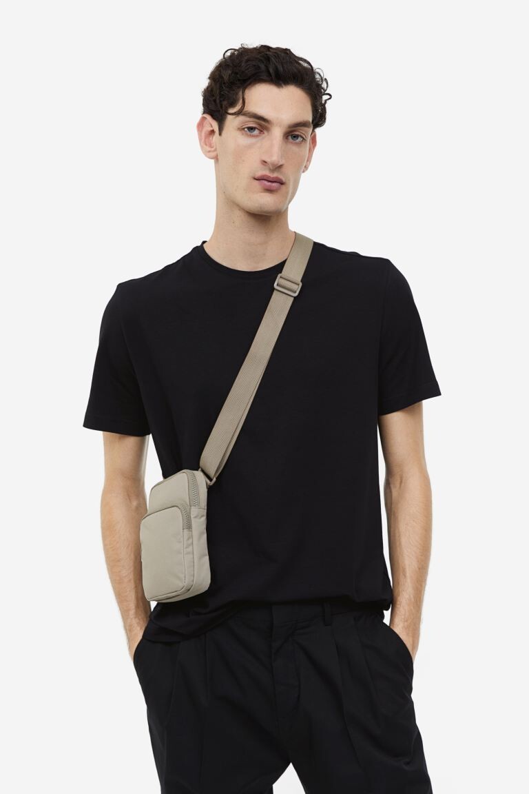 

Облегающая футболка с круглым вырезом H&M