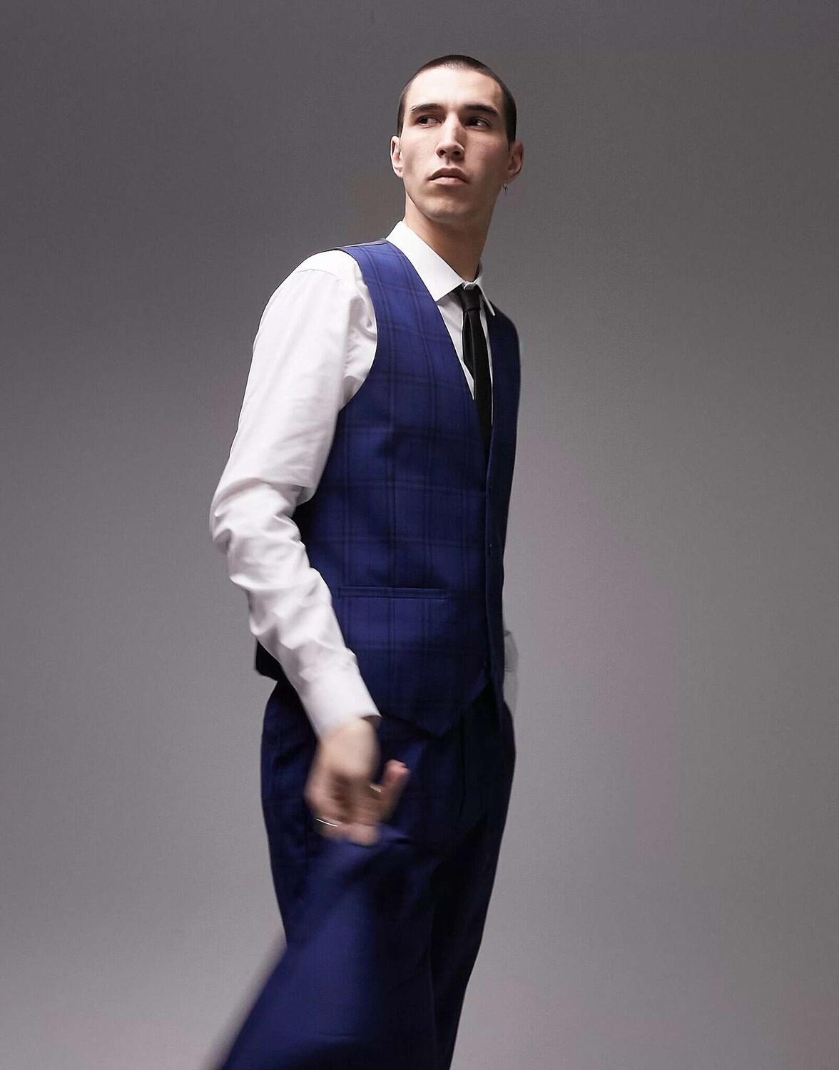 

Синий жилет в клетку Topman