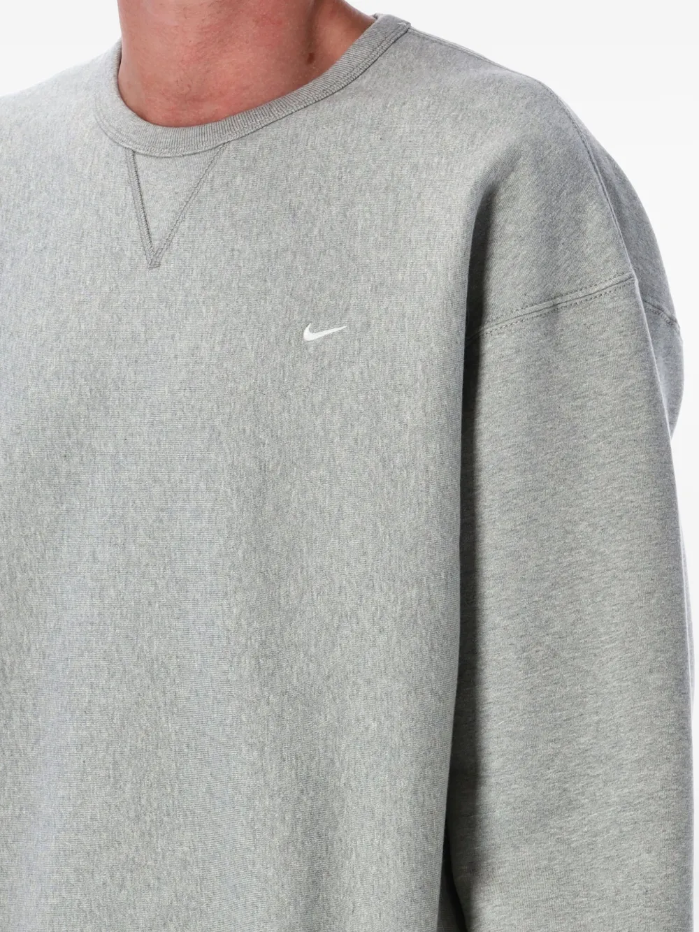 Толстовка с круглым вырезом и вышивкой Swoosh Nike, серый — фото 3