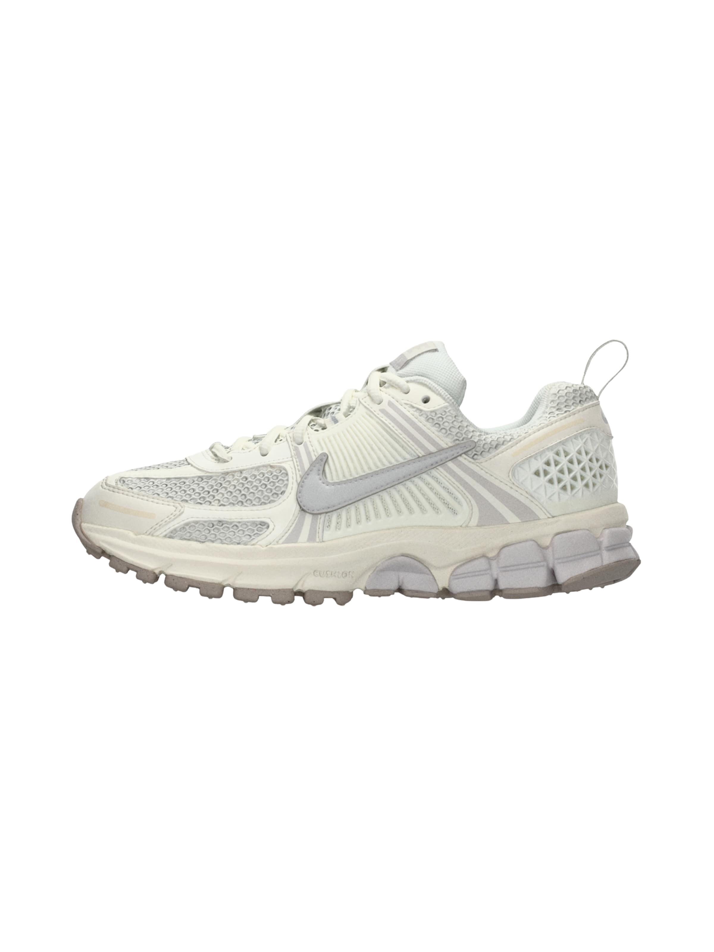 

Nike Sportswear Кроссовки 'Zoom Vomero 5' в цвете Off White