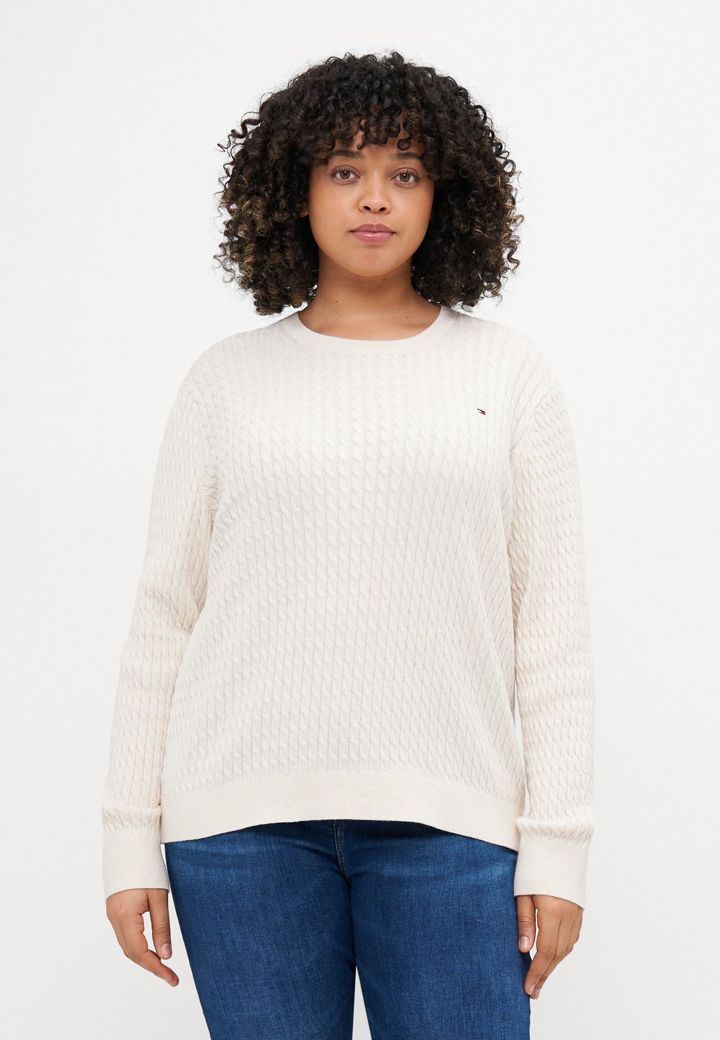 

Джемпер CABLE SWEATER Tommy Hilfiger Curve, бежевый