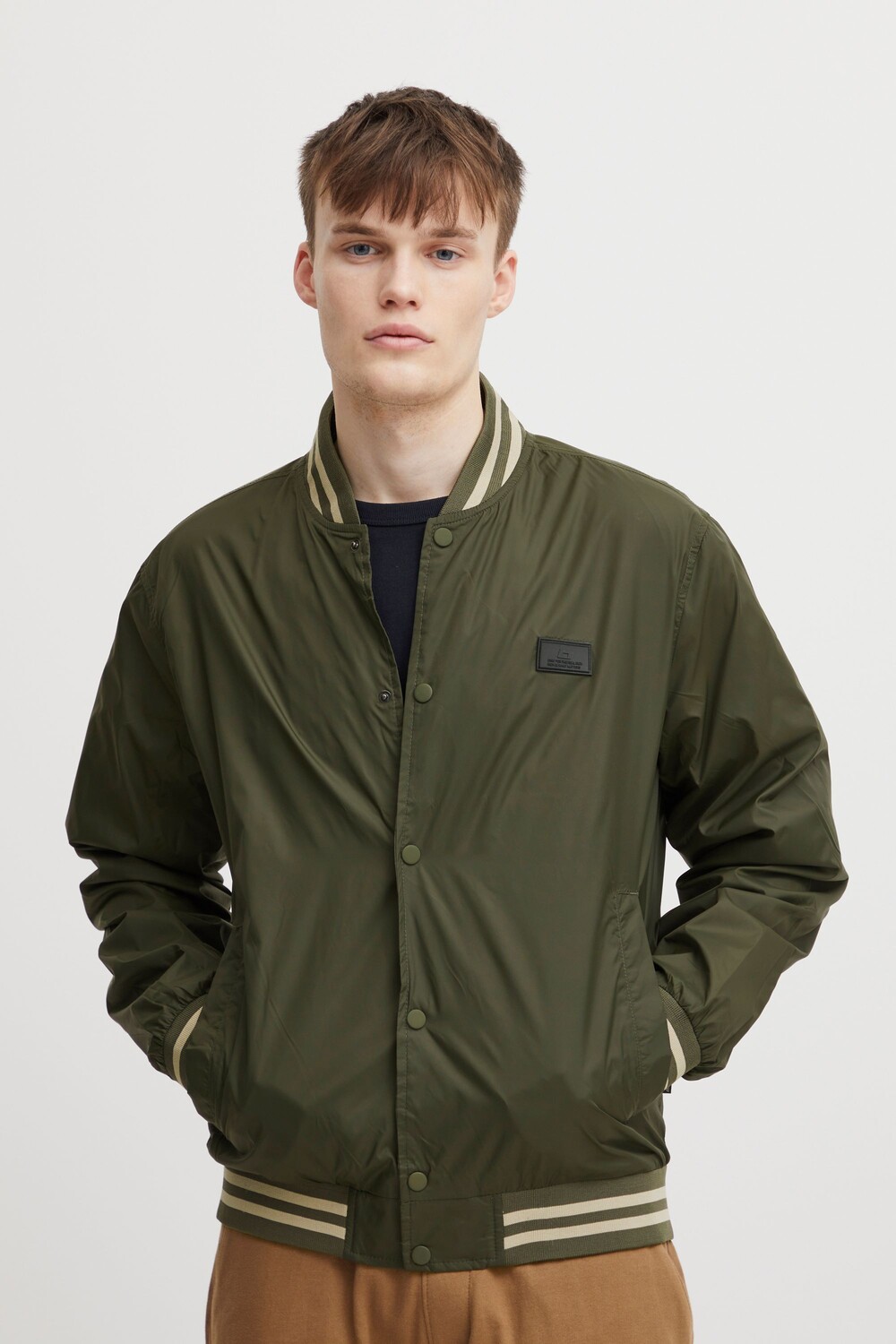 

Куртка BLEND Bomberjacke BHOuterwear 20715743, зеленый