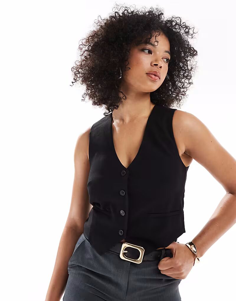 

Строгий жилет Pull&Bear черного цвета