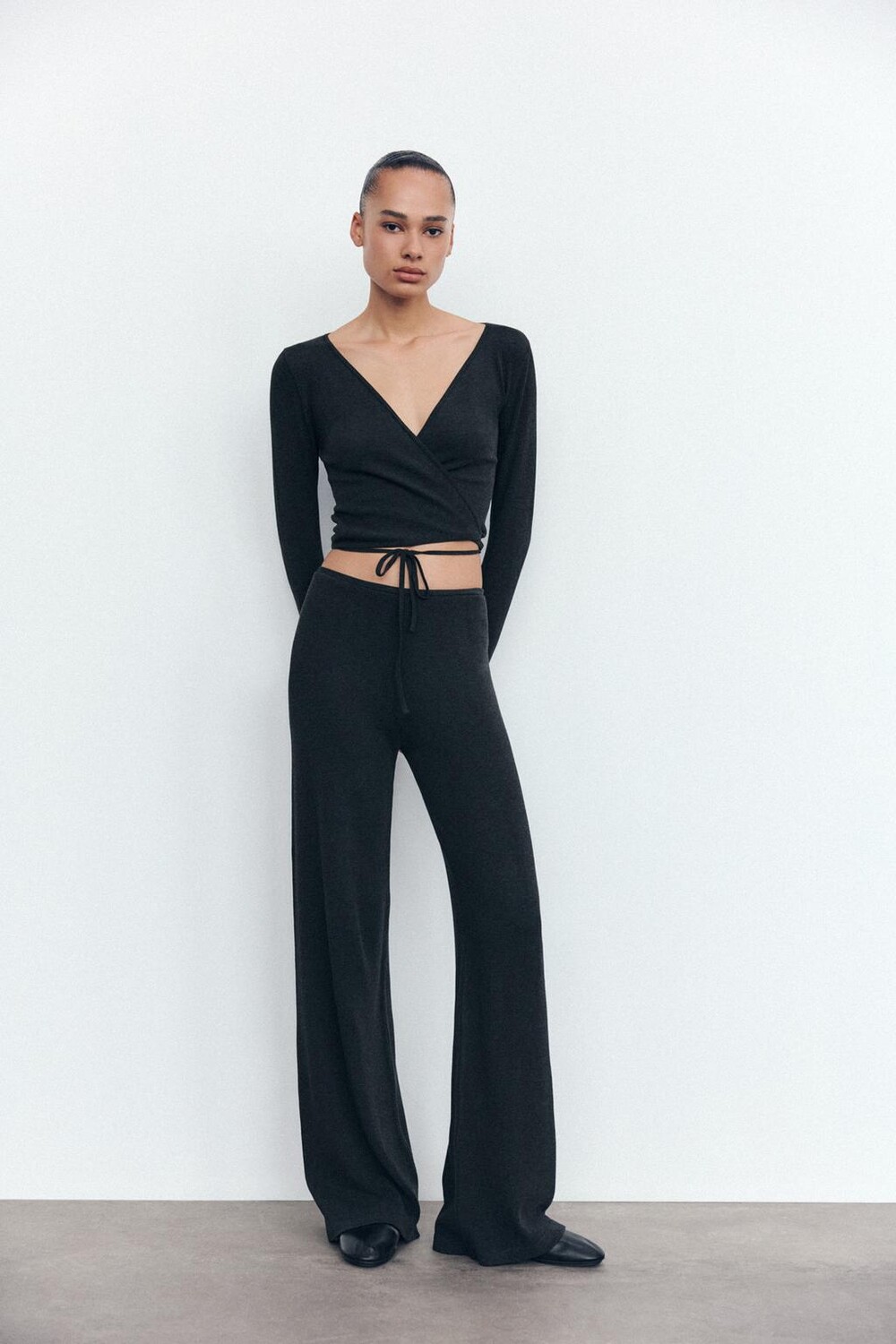 

Бесшовная куртка с запахом ZARA, темно-серый