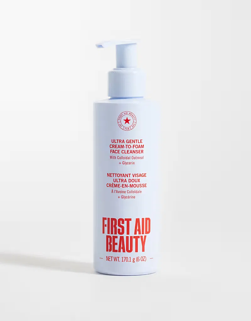 Крем для лица First Aid Beauty — Ультрамягкое очищающее средство-пенка Ultra Gentle Cream-to-Foam Cleanser, 170.1 г