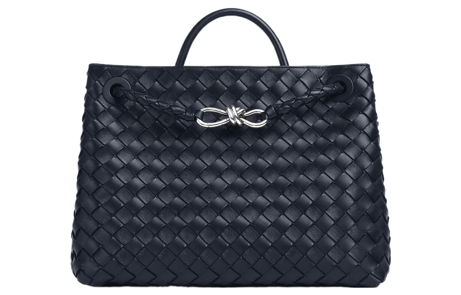 

Сумка через плечо Andiamo из овчины, средний размер, космический синий Bottega Veneta