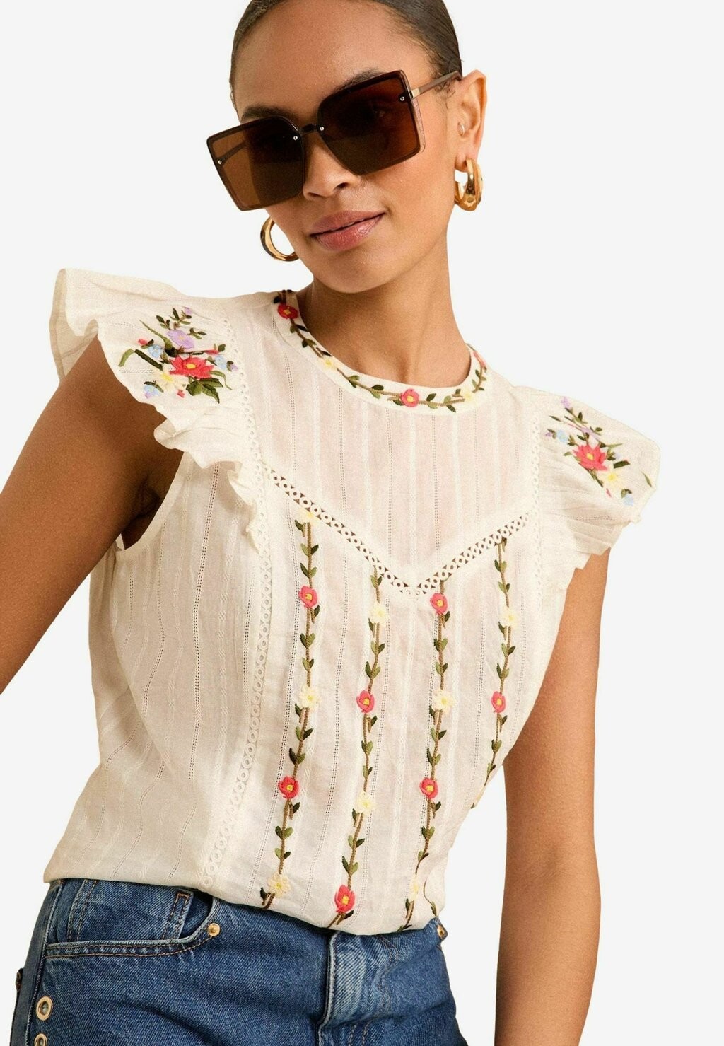 

Блуза EMBROIDERED FLUTTER SLEEVE SHELL REGULAR FIT Love & Roses, белый