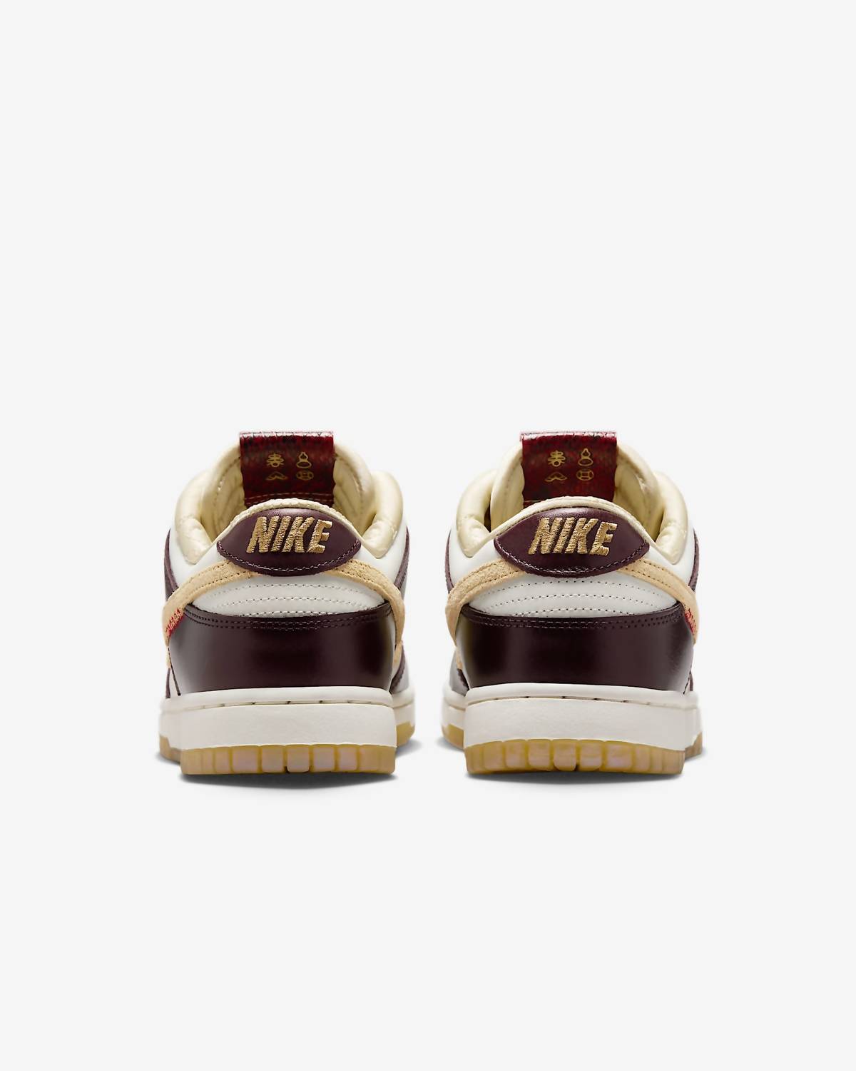 Женские кроссовки Dunk Low LX Year Of The Snake в цвете Sail/Burgundy Crush/Team Gold Nike — фото 2