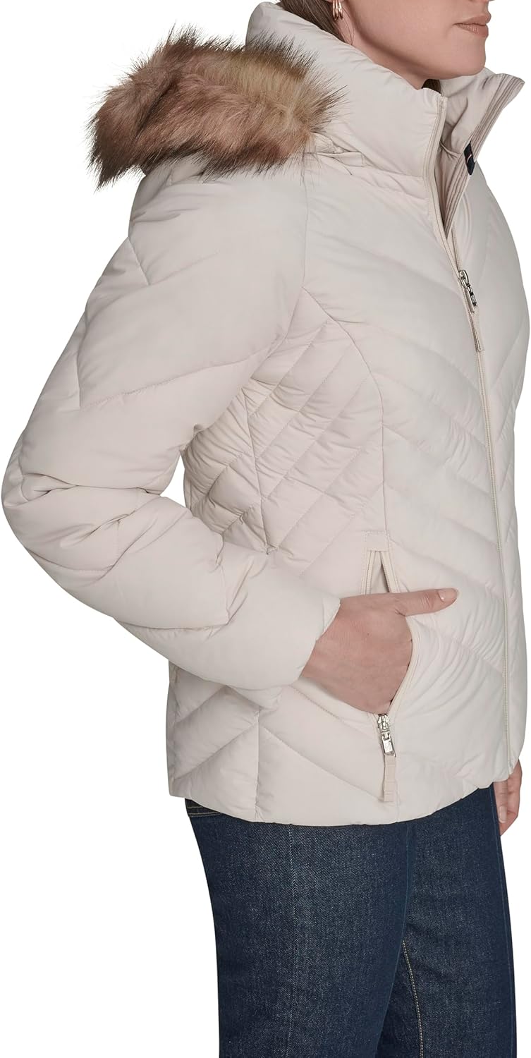 Женская короткая стеганая куртка Tommy Hilfiger с отделкой из искусственного меха, White Sand — фото 3