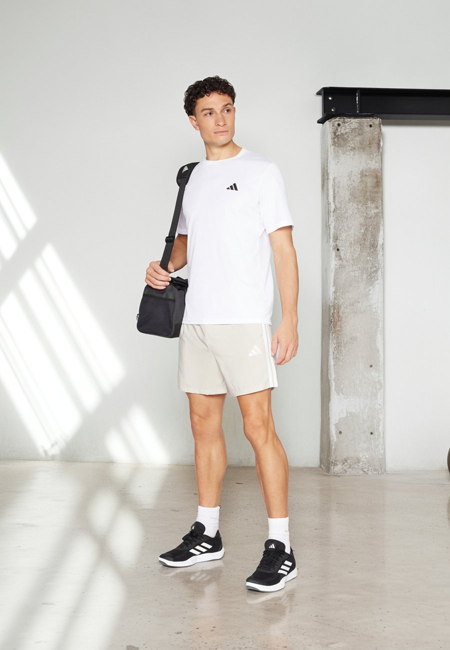 Спортивные шорты Adidas Sportswear CHELSEA, Alumina/White/Off-White — фото 2