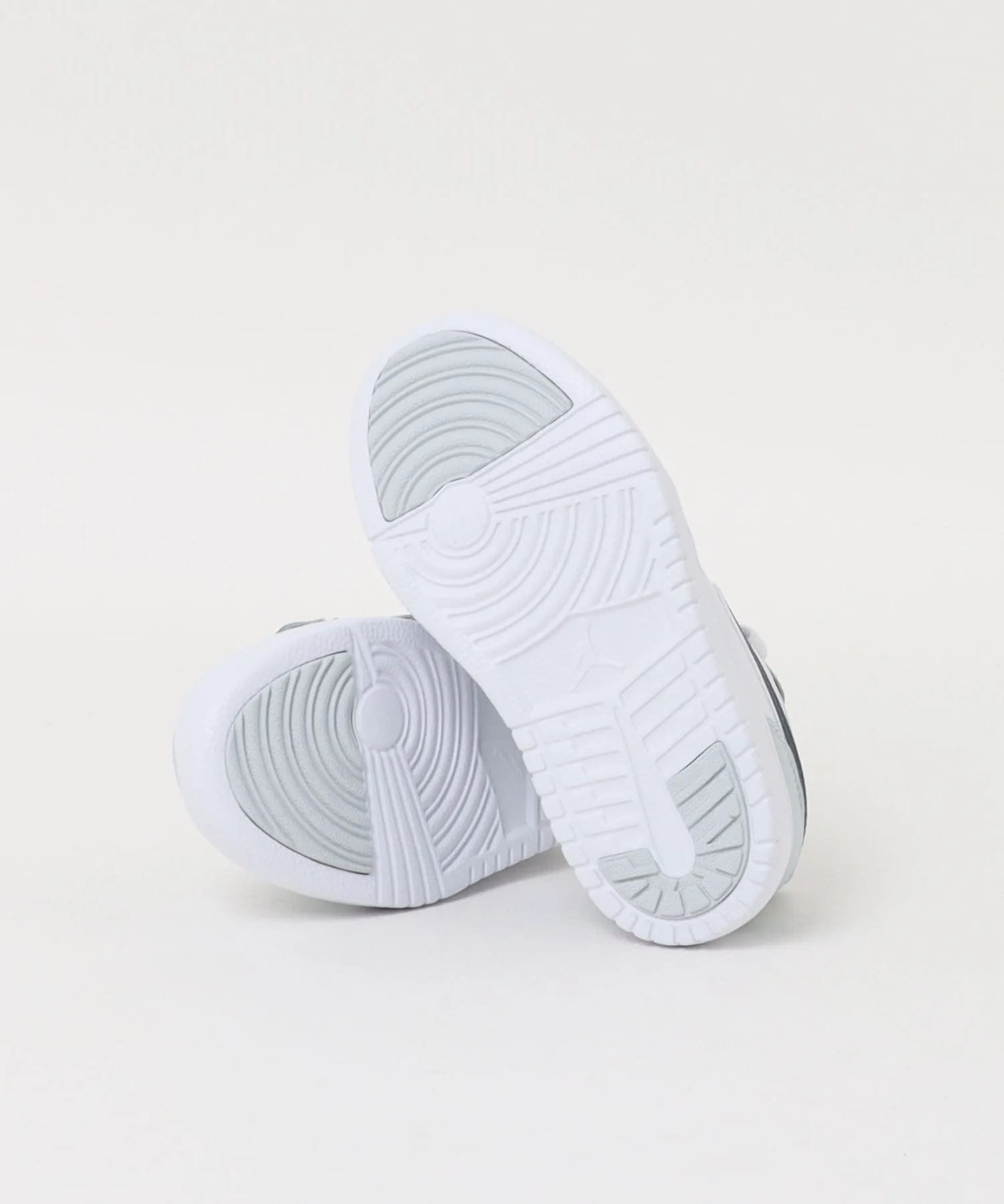 Детские кроссовки NIKE JORDAN 1 LOW ALT (PS) — фото 3