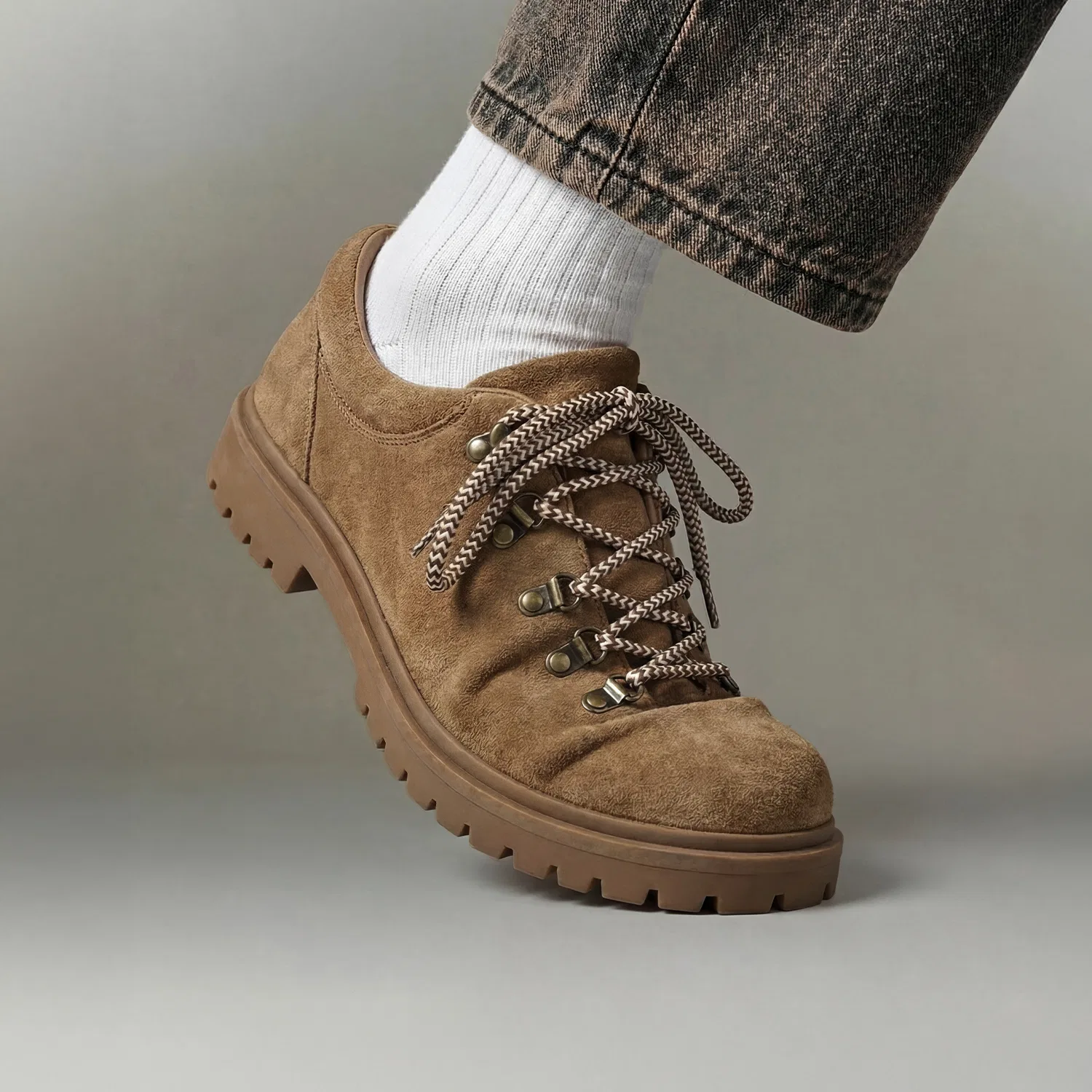 Мужские низкие кеды Trail Suede Trackers цвета кэмел от Sixft