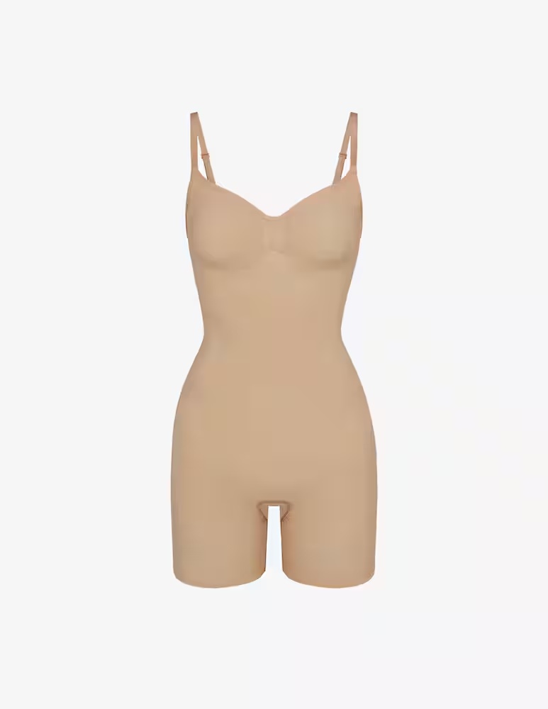 

Боди до середины бедра SKIMS, цвет Clay