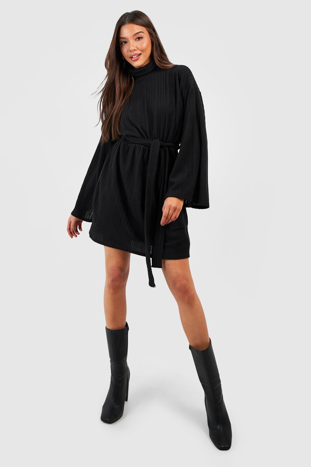 

Текстурированное платье с плиссированной юбкой в ​​рубчик boohoo, черный