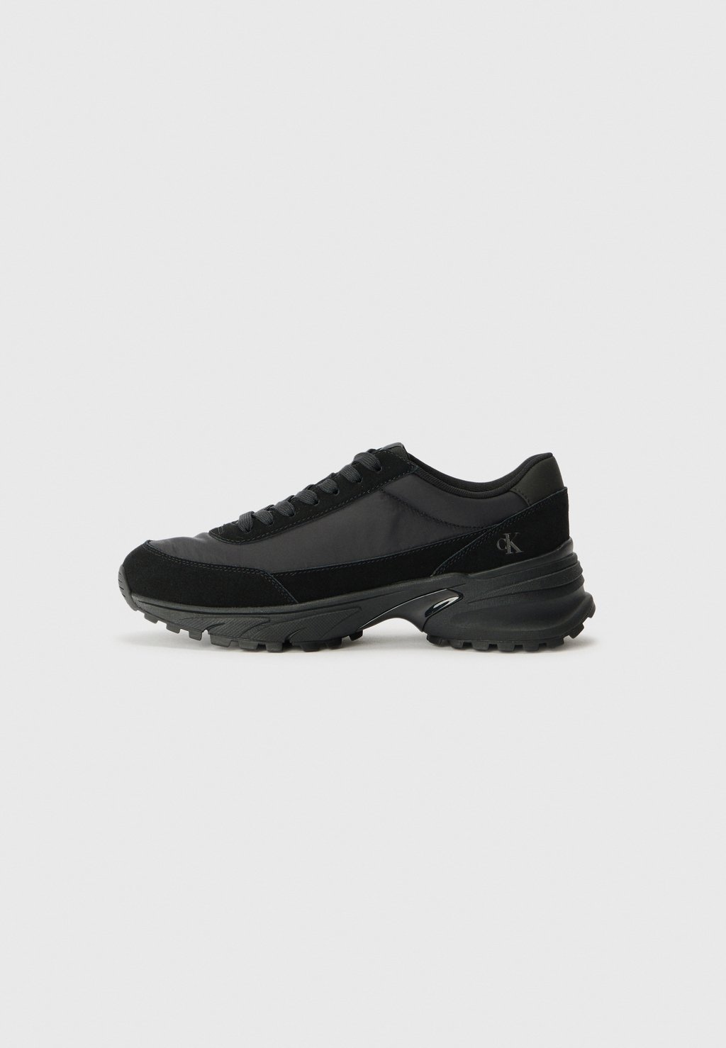 

Низкие кеды HIKE RUNNER CASUAL Calvin Klein Jeans, черный