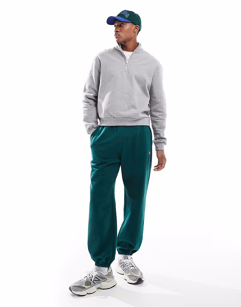 

The North Face Axys расслабленные джоггеры в цвете deep nori