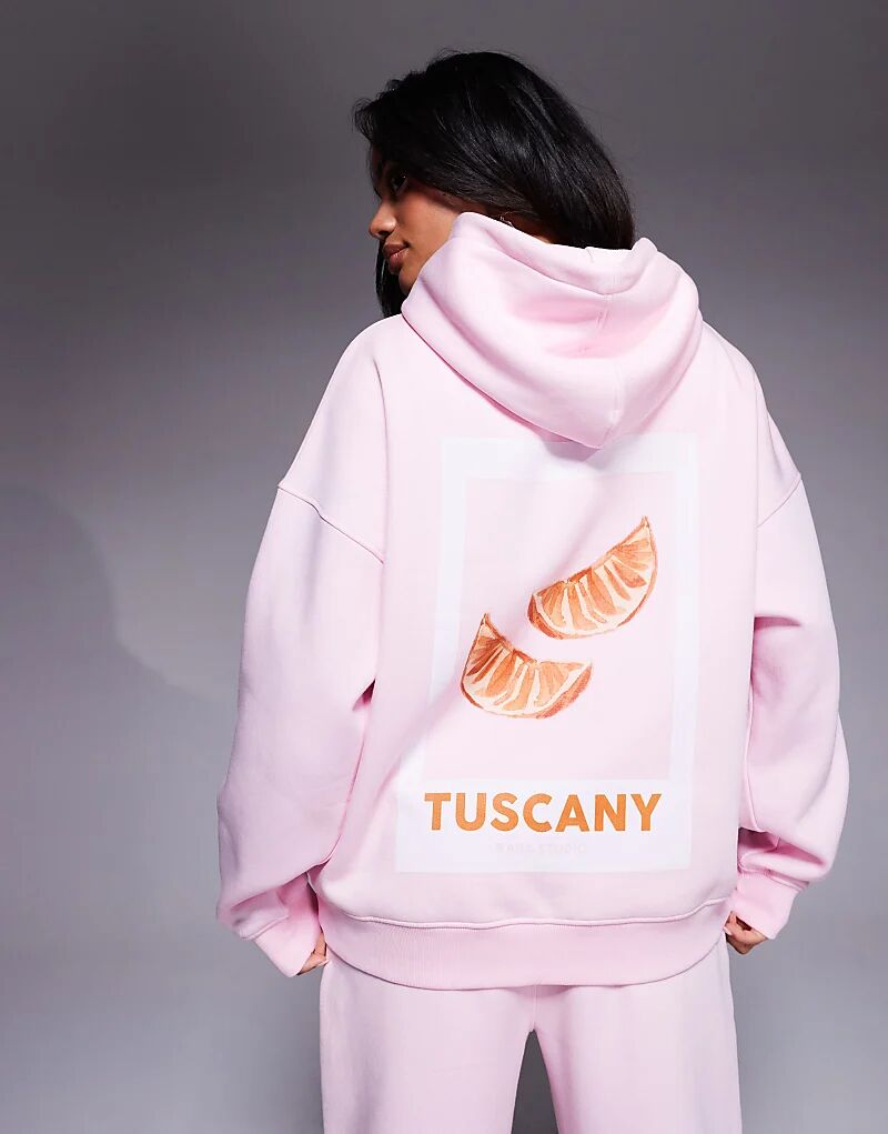 

Толстовка свободного кроя Kaiia с вышитым логотипом Tuscany Orange на спине нежно-розового цвета — часть комплекта