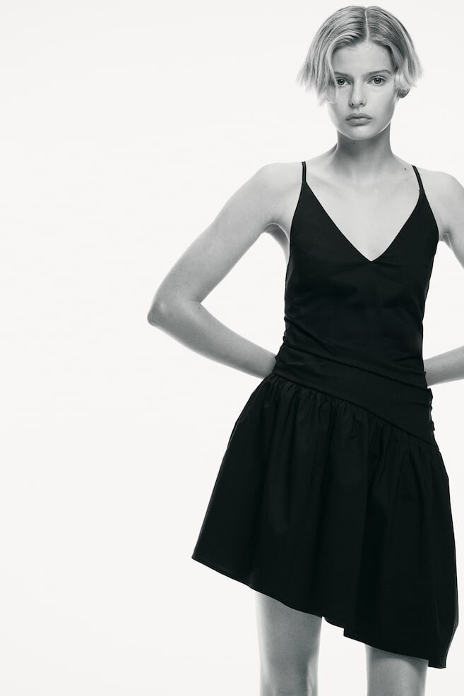 

Асимметричное платье с вышивкой H&M, черный