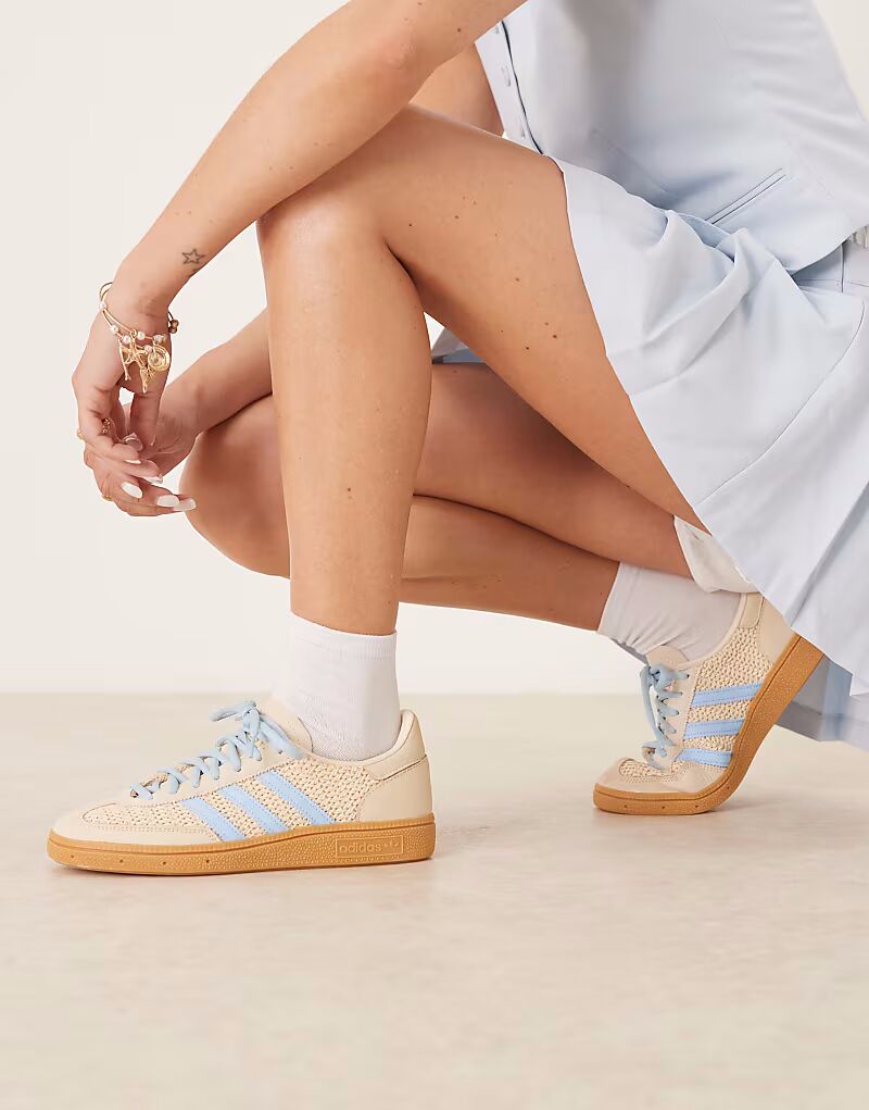 Кроссовки Adidas Originals Handball Spezial, связанные крючком, кремового и светло-голубого цветов, с резиновой подошвой — фото 3