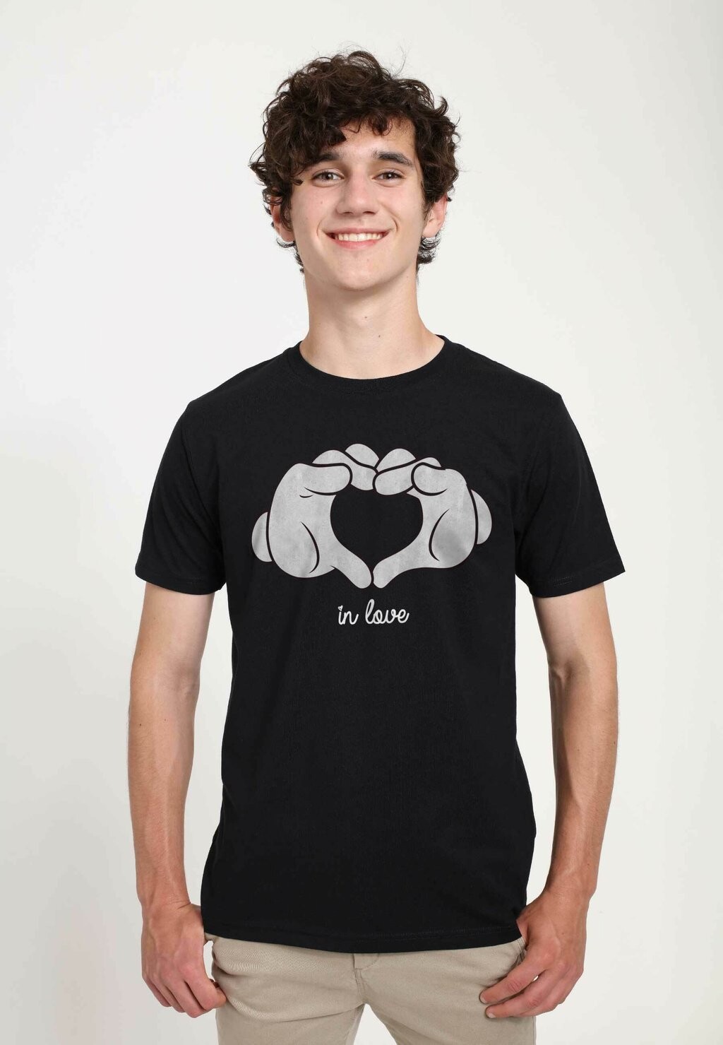 

Футболка с принтом Mickey Classic Glove Heart Unisex Disney, черный