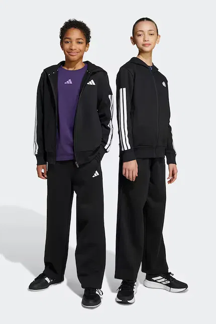 Спортивный костюм детский из эластичного трикотажа Adidas, черный