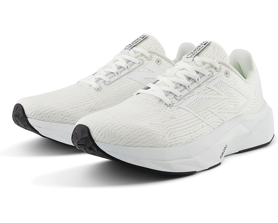 

Кроссовки New Balance FuelCell Propel v5, цвет White/White