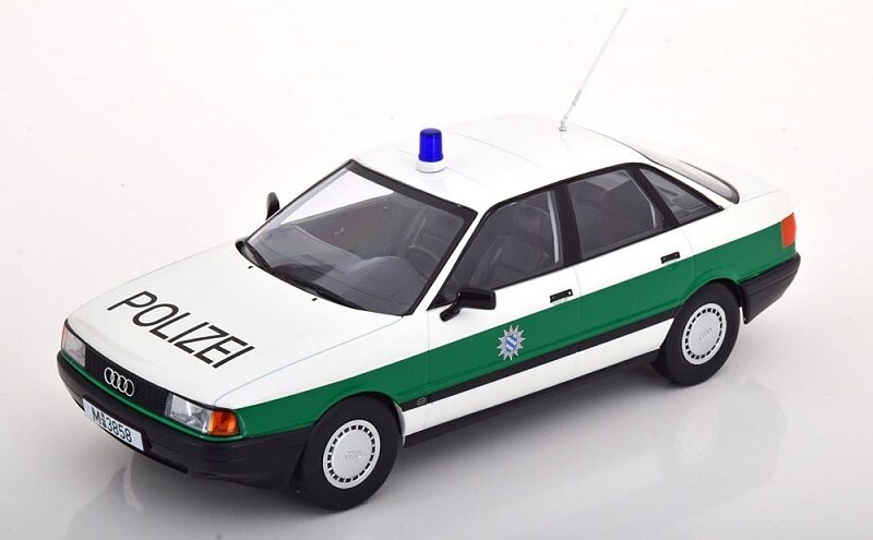 

Triple 9 Audi 80 (B3) Police 1989 Белый Зеленый 1:18 1800345